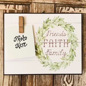 NEW Friends Faith Family Clip Photo Holder Wreath